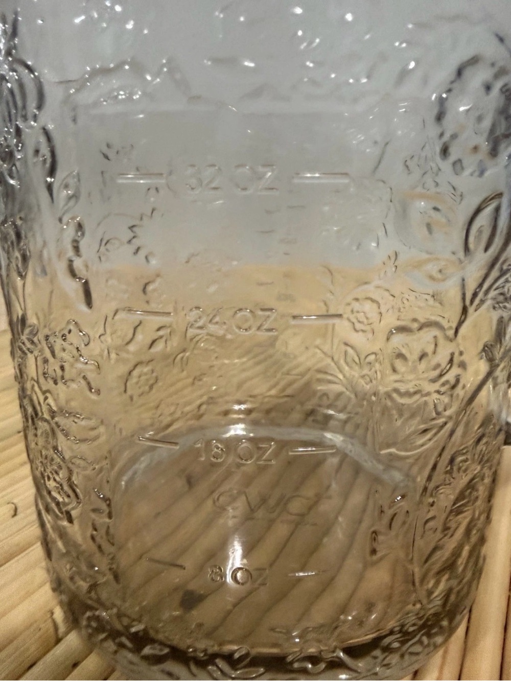 NWT - CWC  Cream Smoke Grey Embossed Floral Glass Measuring Cup 32oz 1000ml - Picture 5 of 12